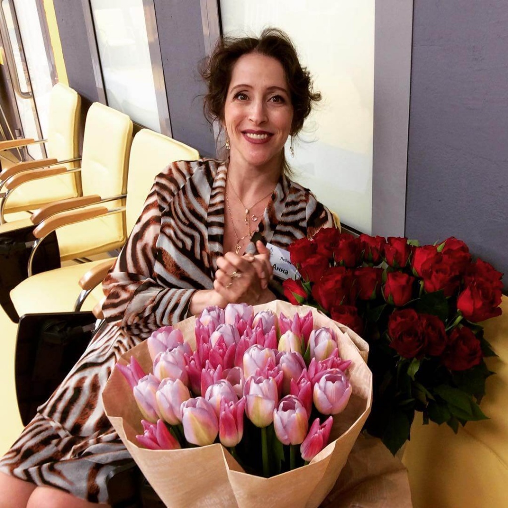 anna_flowers.jpg